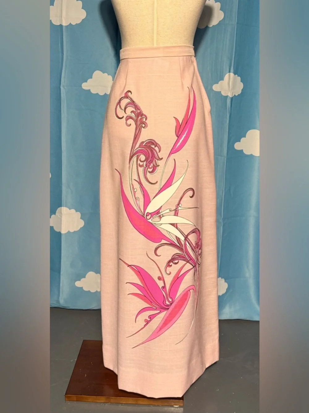 Vintage pink mid century maxi skirt- painted floral design- XS - Picture 7 of 7